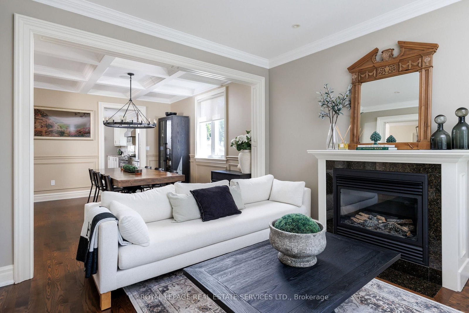 4 Springbrook Gardens • Toronto, ON photo 9