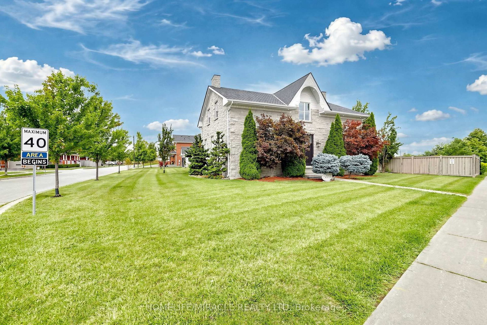 477 Savoline Boulevard • Milton, ON photo 3