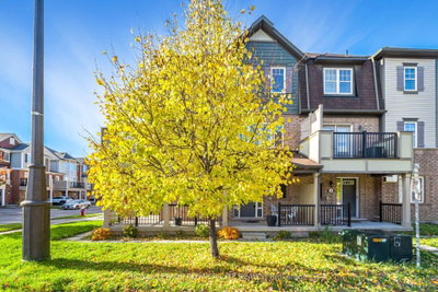 6 Baby Pointe Trail • Brampton, ON photo 3