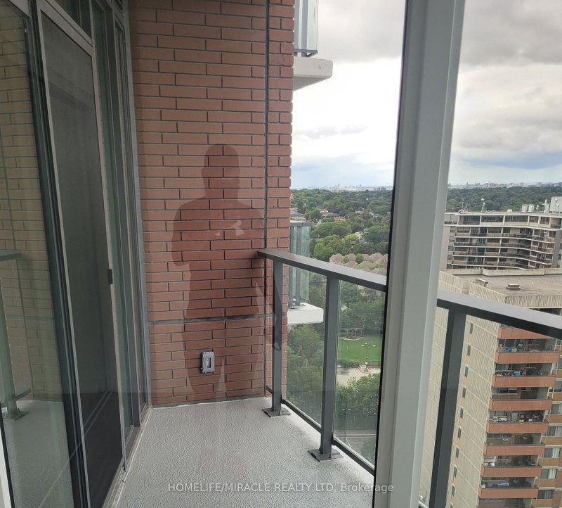 1909 - 4010 Eglinton Avenue W