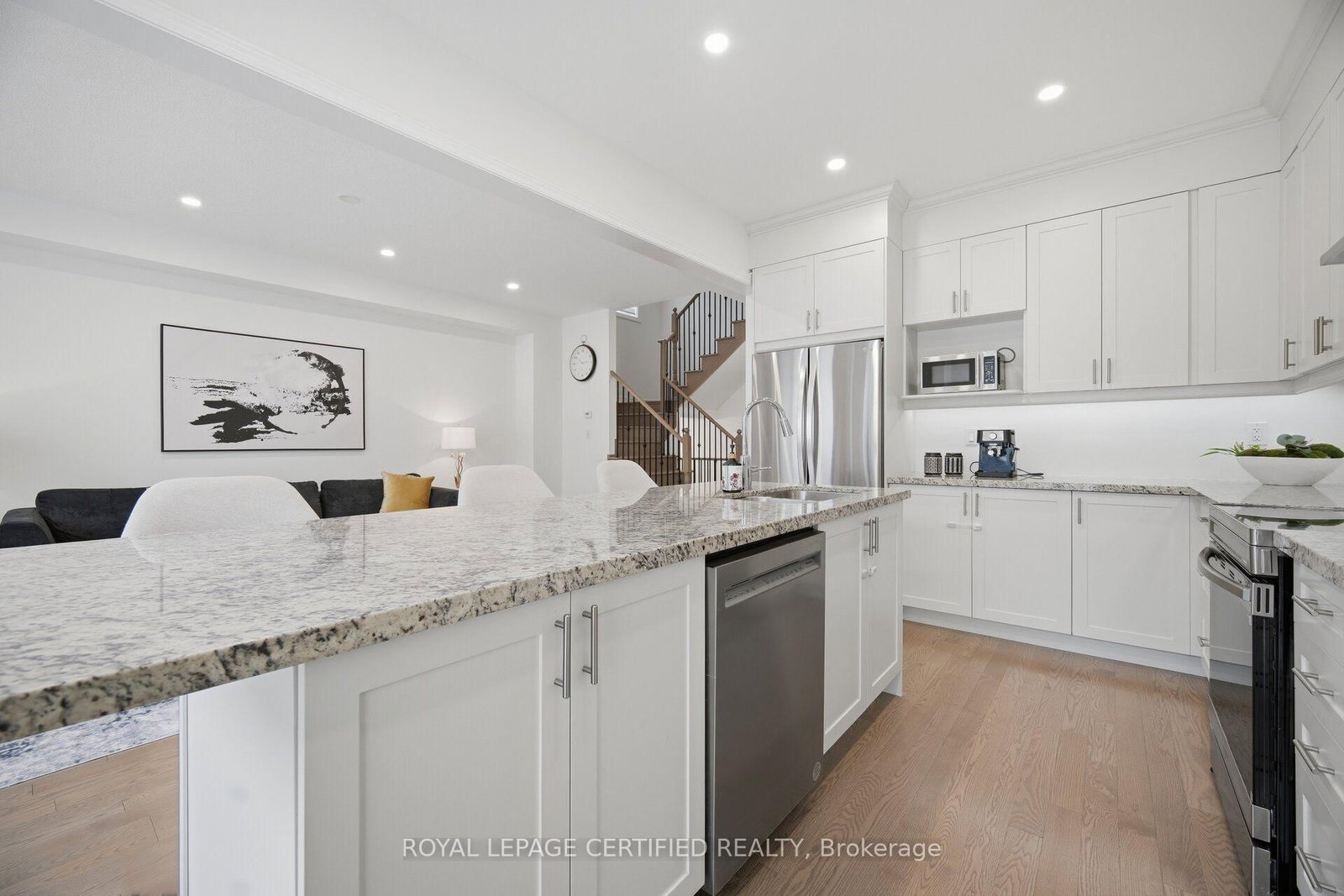 29 Lippa Drive • Caledon, ON photo 4
