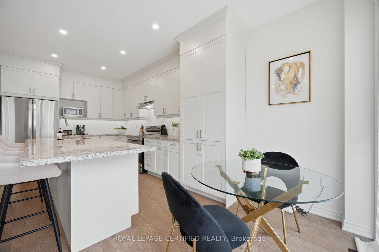 29 Lippa Drive • Caledon, ON photo 8