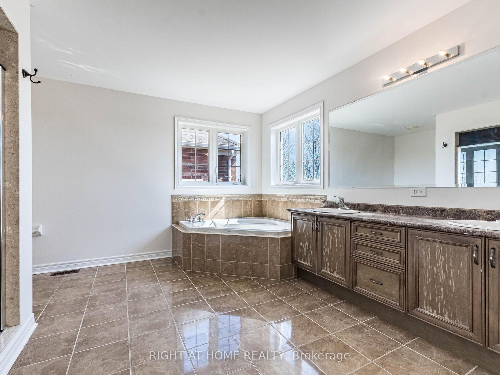 5441 Valhalla Cres, Mississauga, view 28