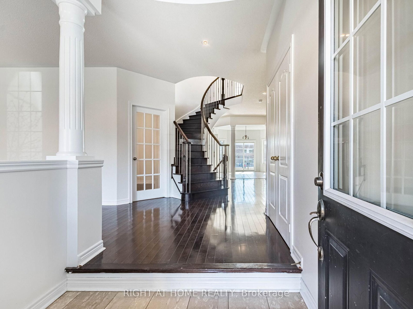 5441 Valhalla Cres, Mississauga, view 3