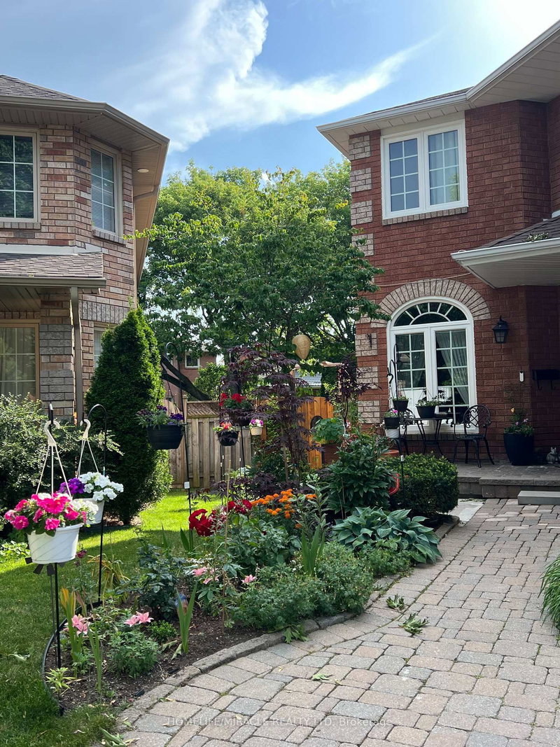 5522 Fleur-De-Lis Court