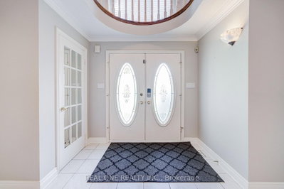 2025 BURBANK Drive • Mississauga, ON photo 4