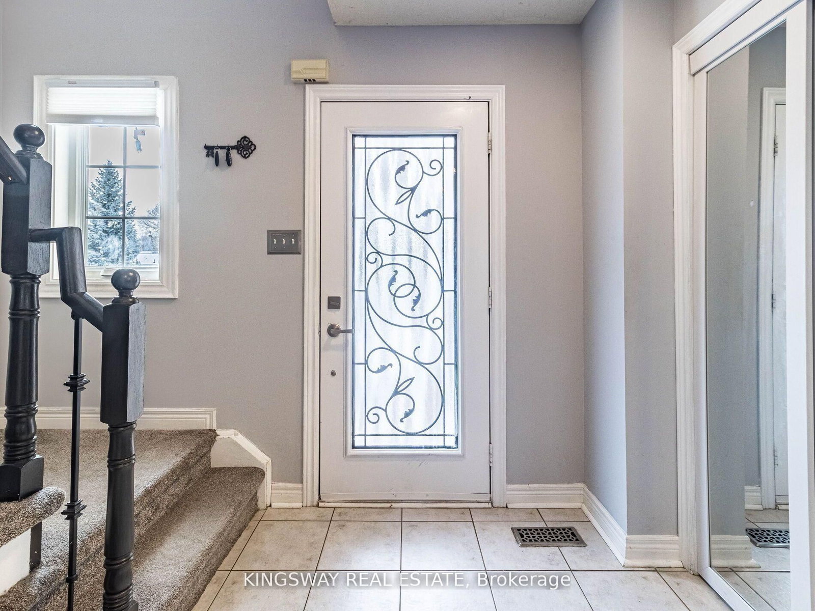 570 Enfield Road • Burlington, ON photo 4