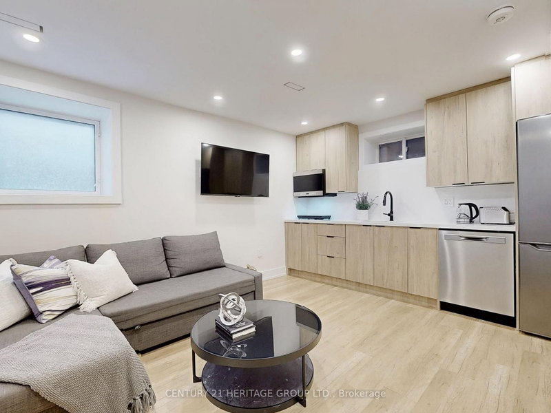 Lower Unit - 30 Struthers Street