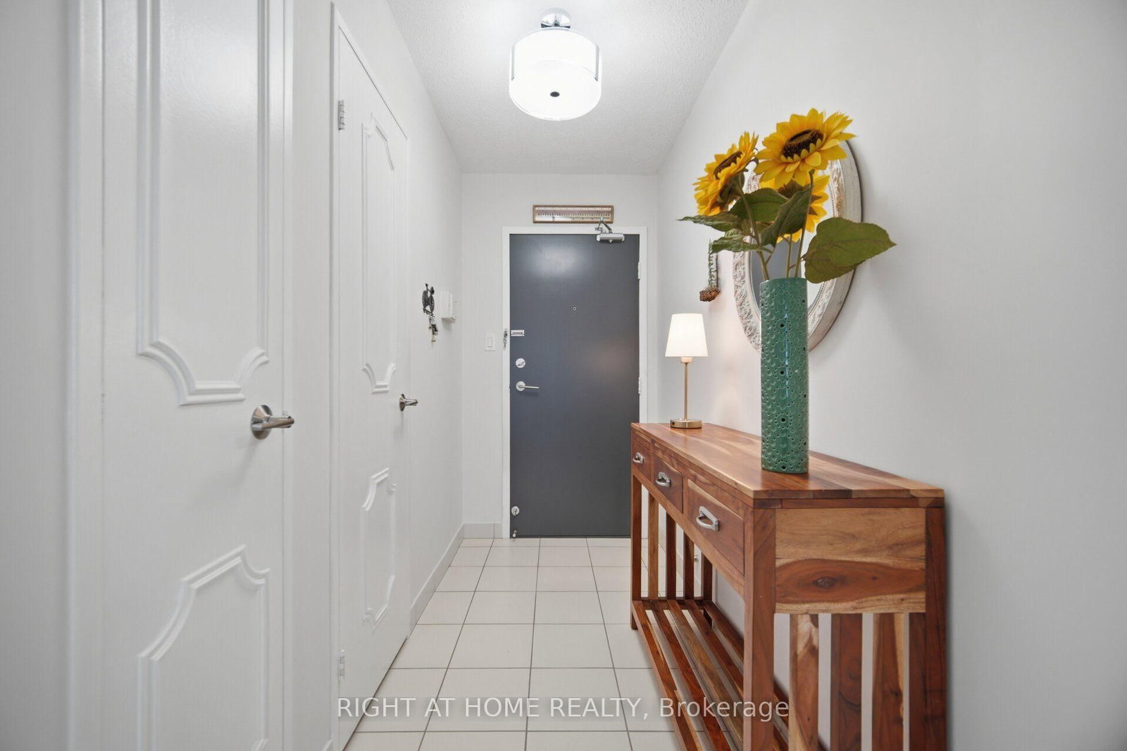 1580 Mississauga Valley Boulevard • #301 • Mississauga, ON photo 4