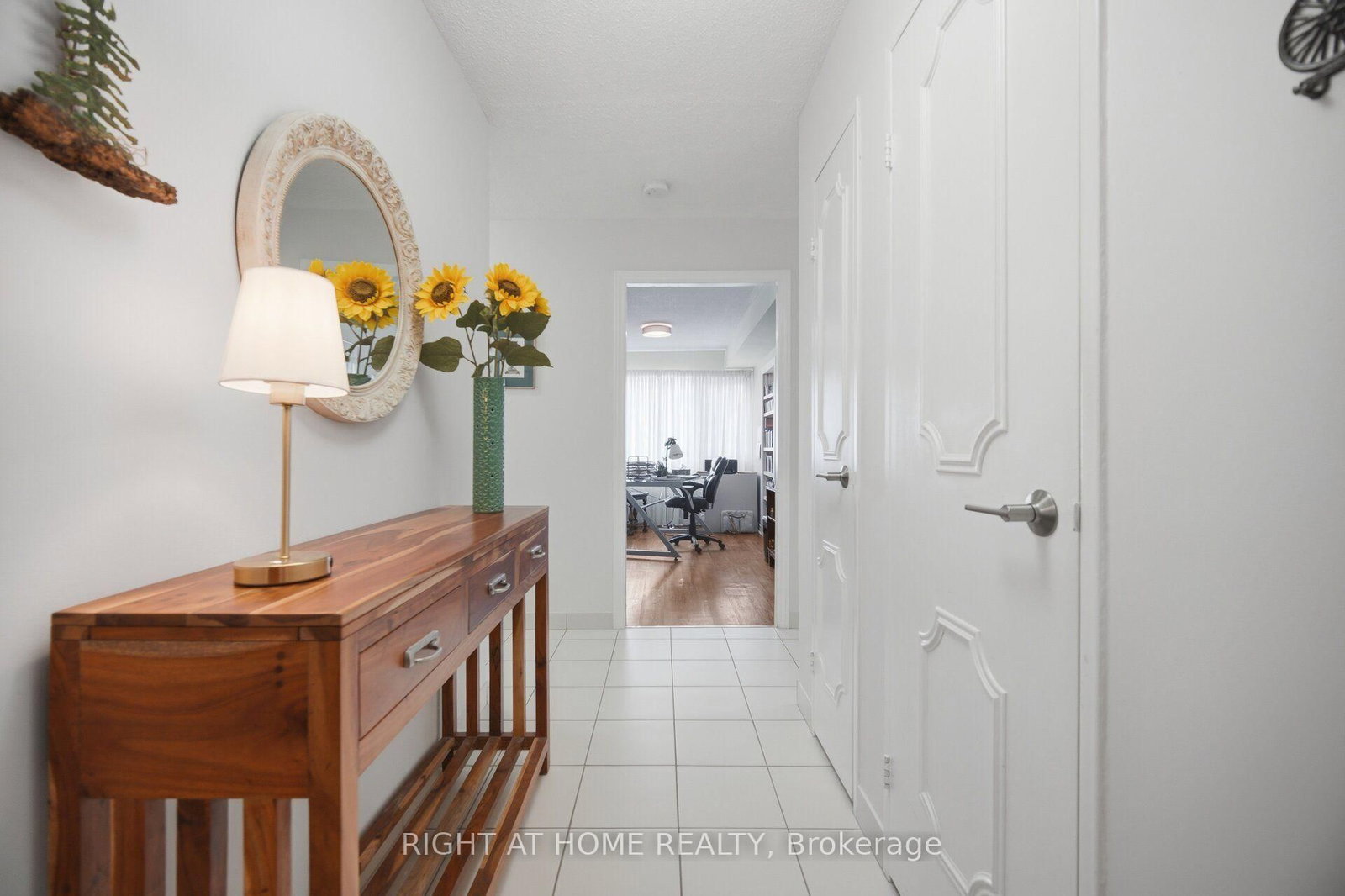 1580 Mississauga Valley Boulevard • #301 • Mississauga, ON photo 5