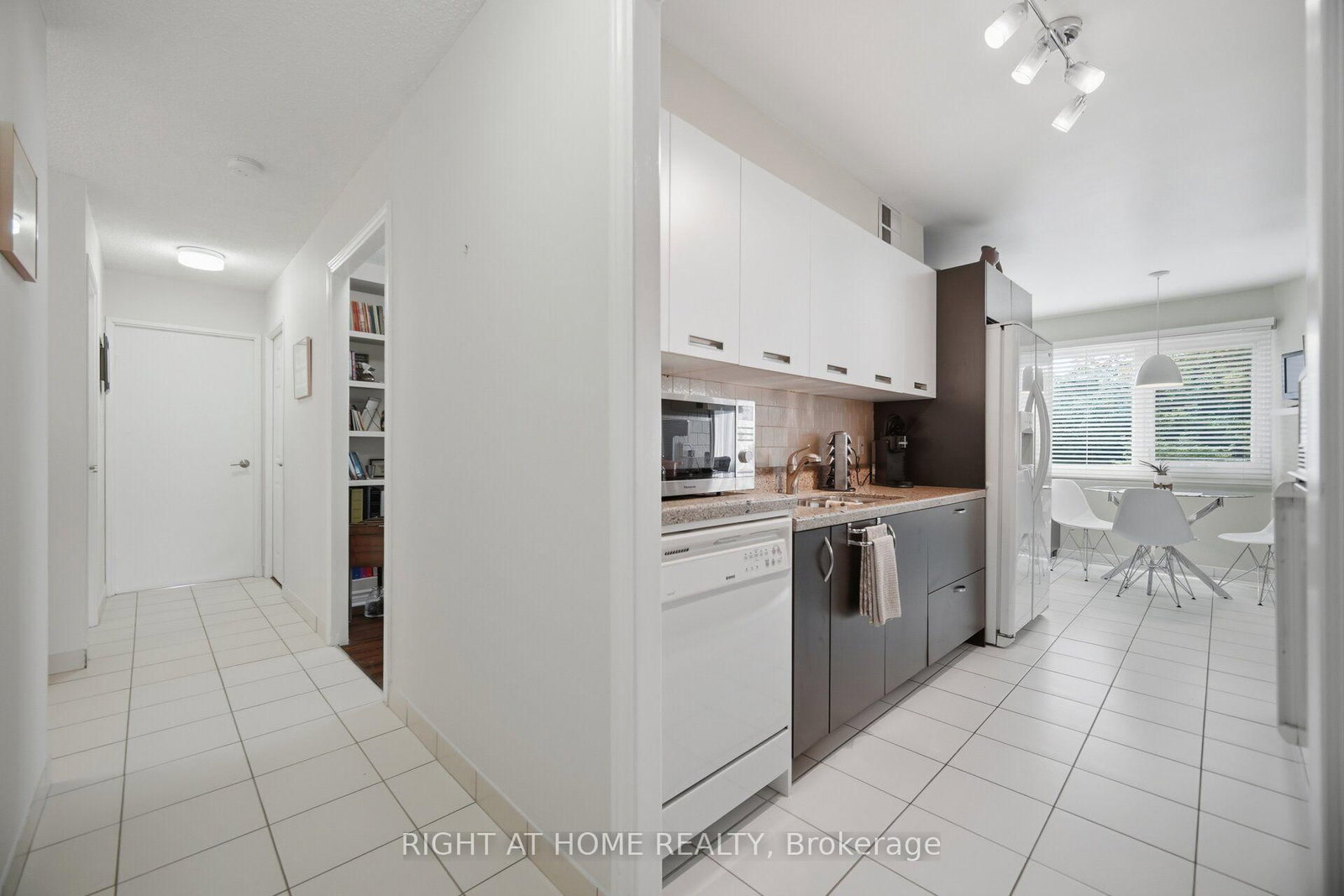 1580 Mississauga Valley Boulevard • #301 • Mississauga, ON photo 6