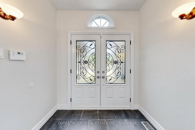 4616 Inverness Boulevard • Mississauga, ON photo 4