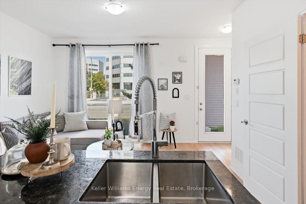 721 Lawrence Avenue W • #65 • Toronto, ON photo 11