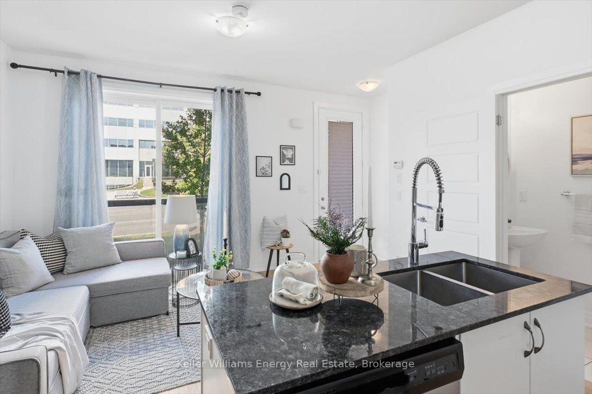 721 Lawrence Avenue W • #65 • Toronto, ON photo 6