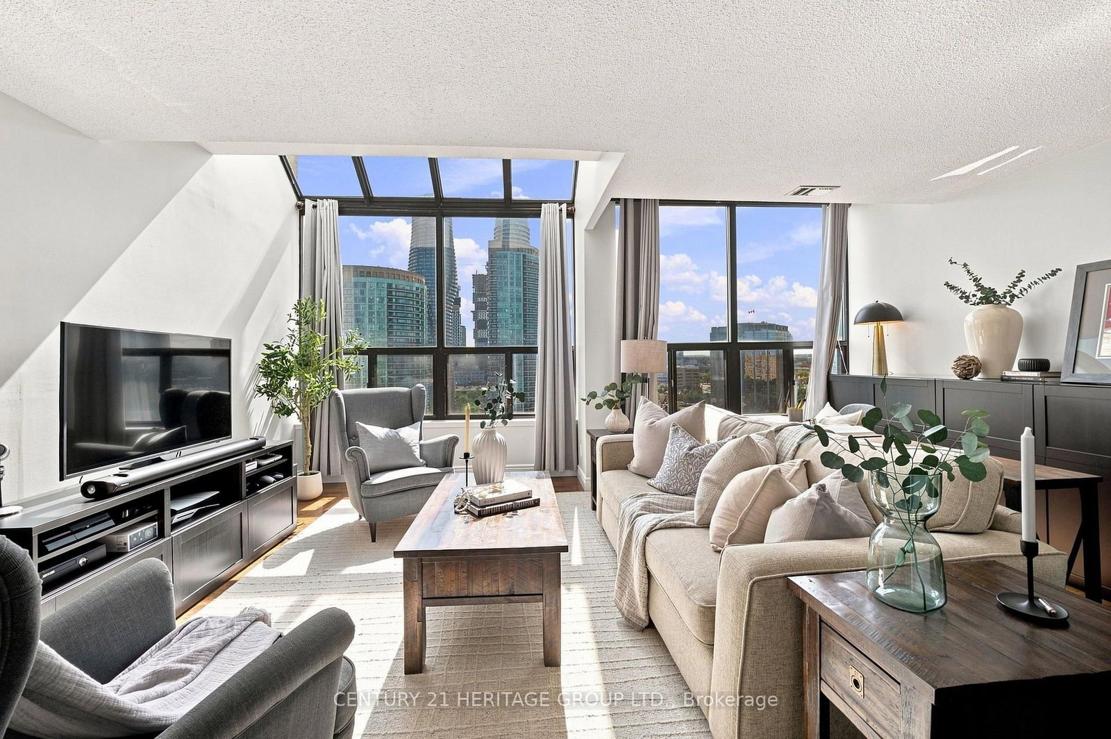 200 Robert Speck Parkway • #PH1 • Mississauga, ON photo 2