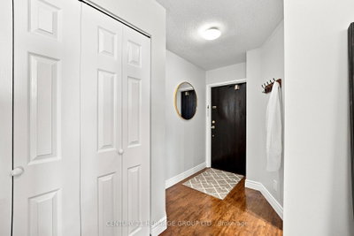 200 Robert Speck Parkway • #PH1 • Mississauga, ON photo 3