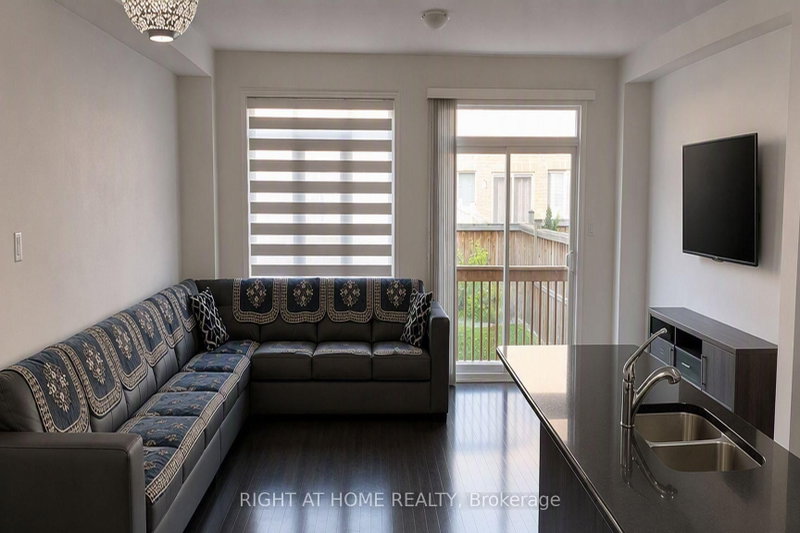 7 Little Britain Crescent