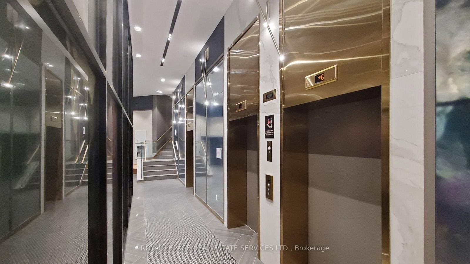 405 Dundas Street W • #431 • Oakville, ON photo 4