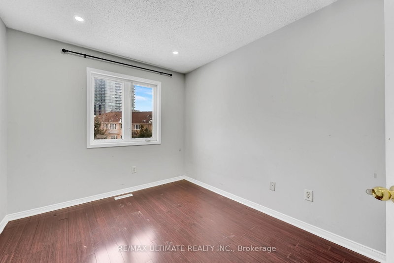 73 Bernard Brampton,ON L6Y 5S4 — Photo 15