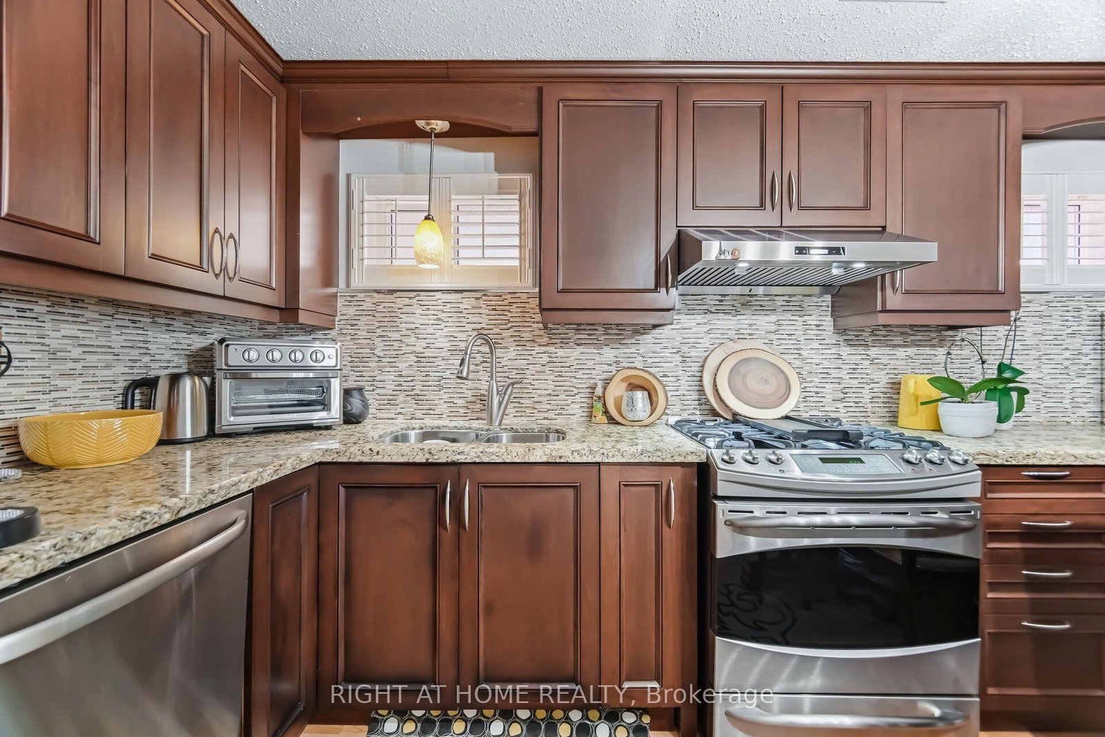3938 Midhurst Lane • Mississauga, ON photo 34