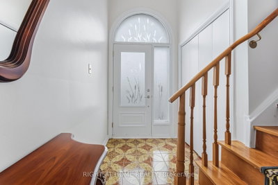 3938 Midhurst Lane • Mississauga, ON photo 5