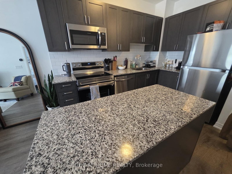 204 - 3285 Carding Mill Trail