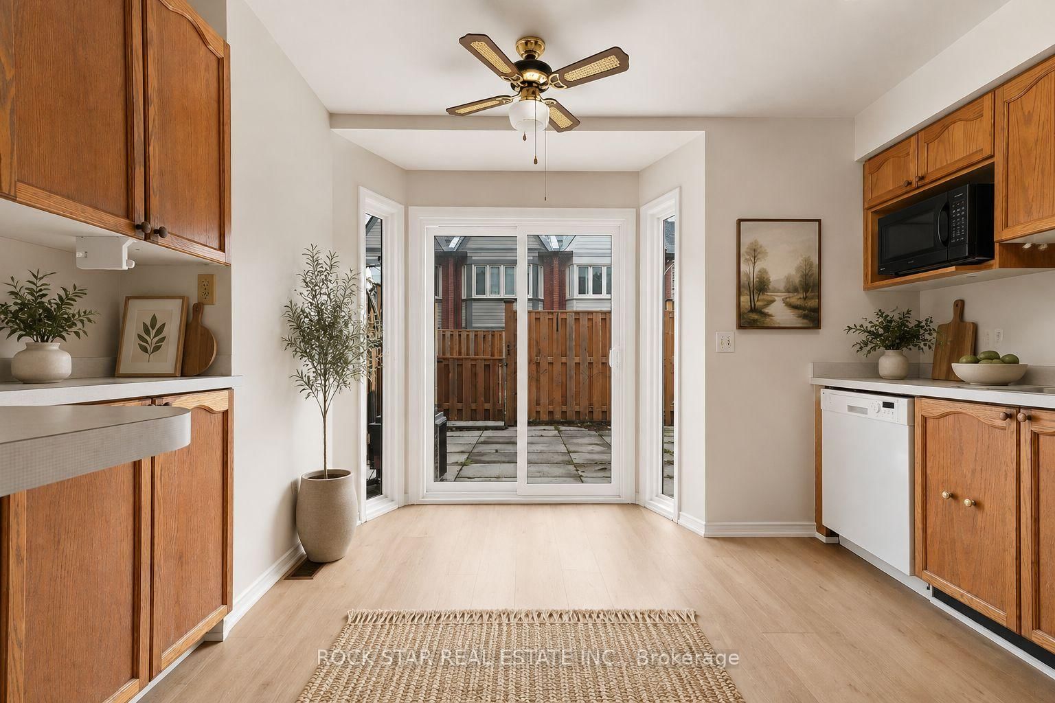 895 Maple Avenue • #331 • Burlington, ON photo 16