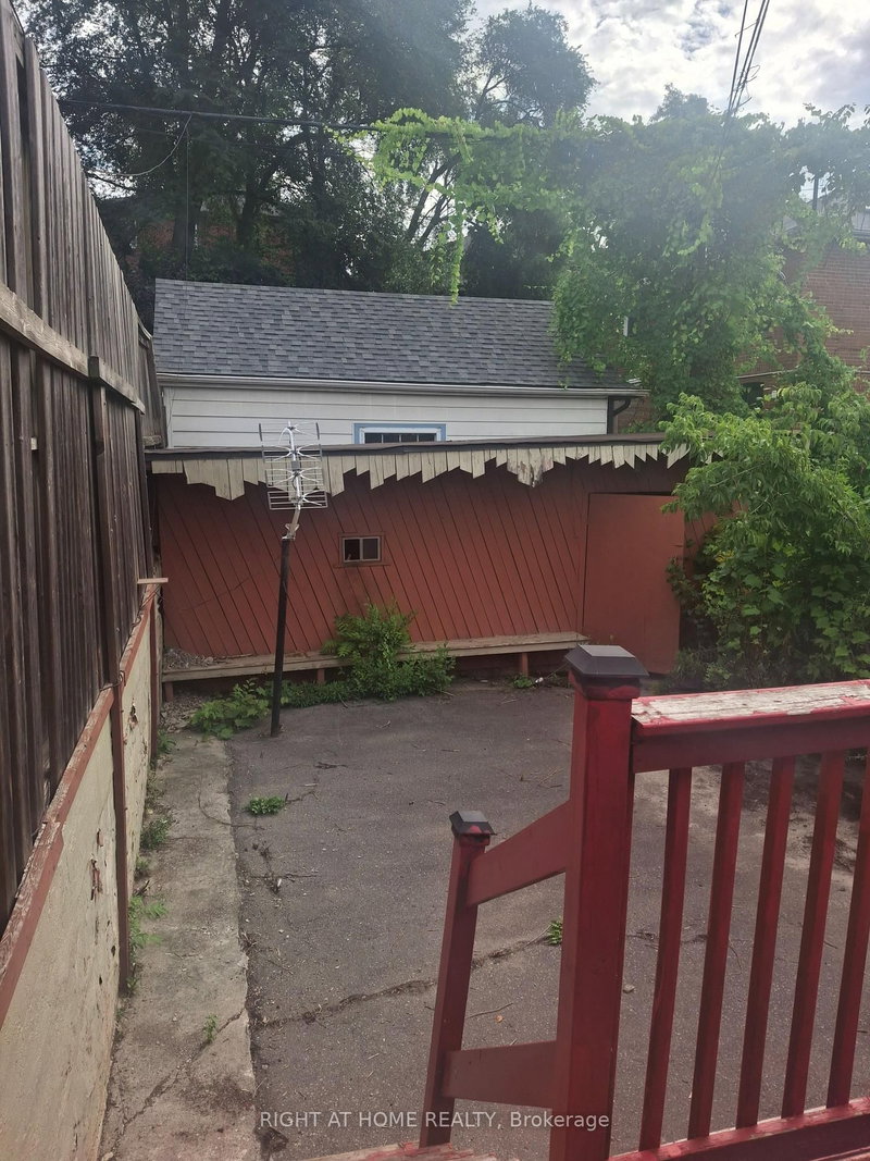 523 Caledonia Road