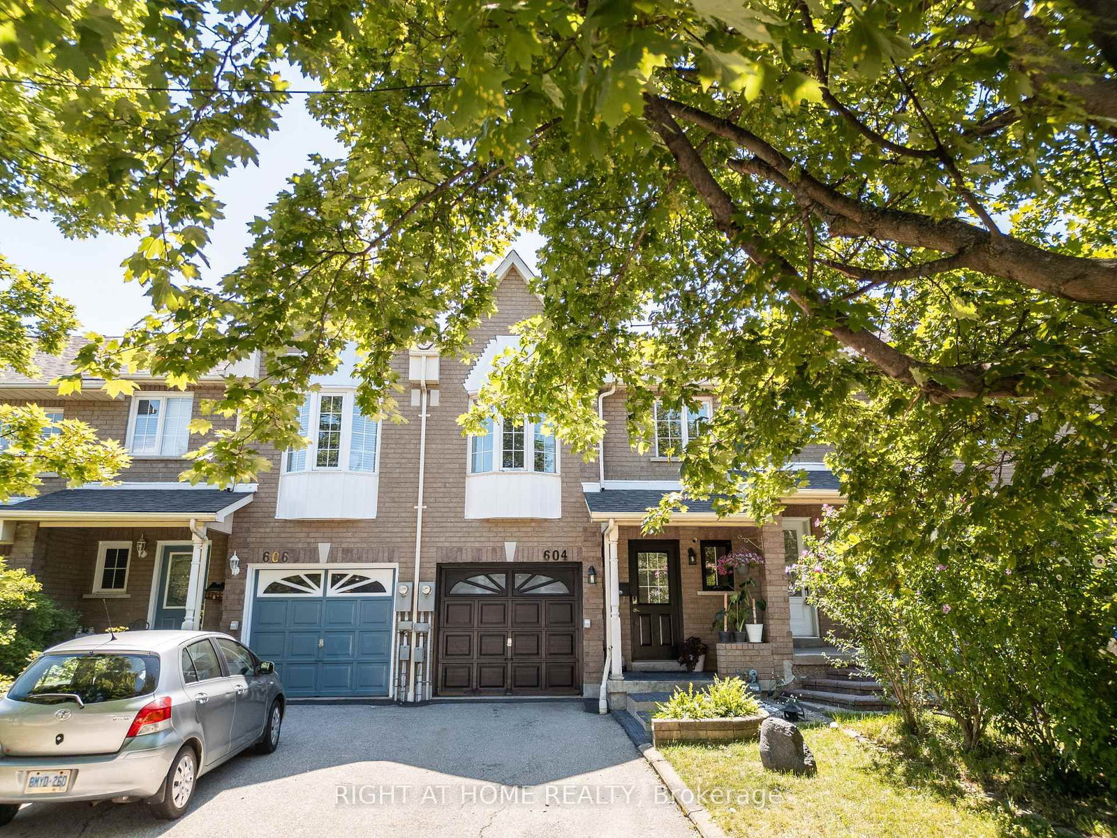 604 Lumberton Crescent • Mississauga, ON photo 1