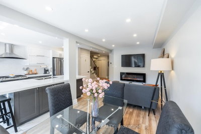 604 Lumberton Crescent • Mississauga, ON photo 8