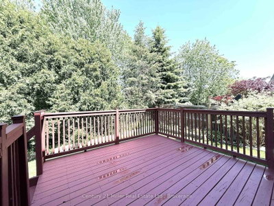 2241 Adirondak Trail • Oakville, ON photo 2