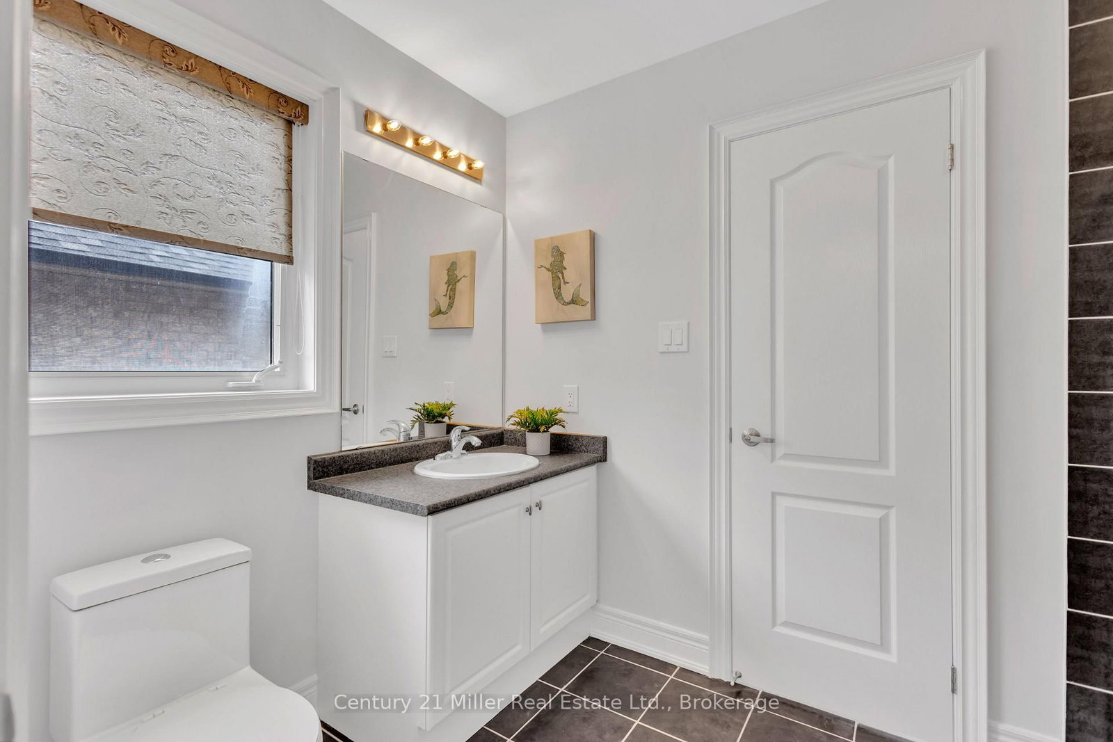 2241 Adirondak Trail • Oakville, ON photo 39