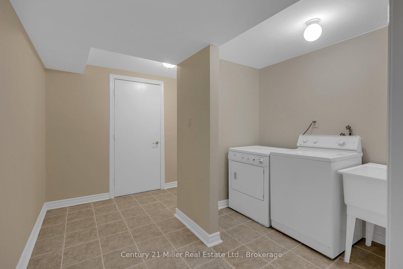 2241 Adirondak Trail • Oakville, ON photo 50
