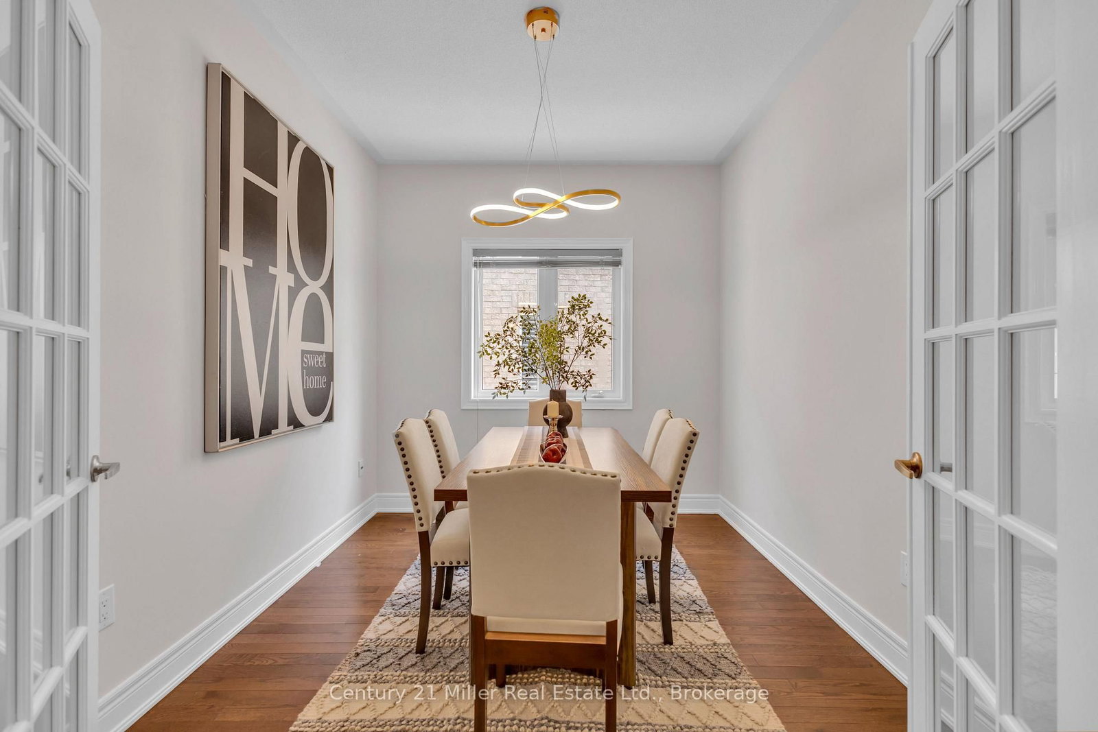 2241 Adirondak Trail • Oakville, ON photo 9