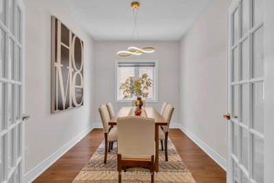 2241 Adirondak Trail • Oakville, ON photo 9