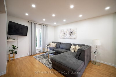 5 Huronia Court • Brampton, ON photo 4