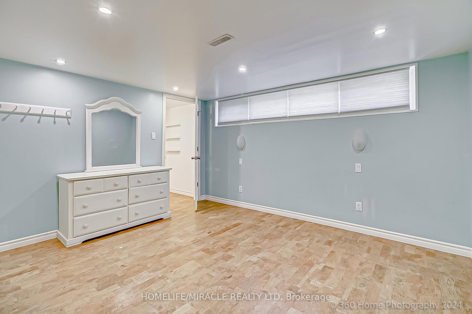 30 Fallowfield Road • Toronto, ON photo 16