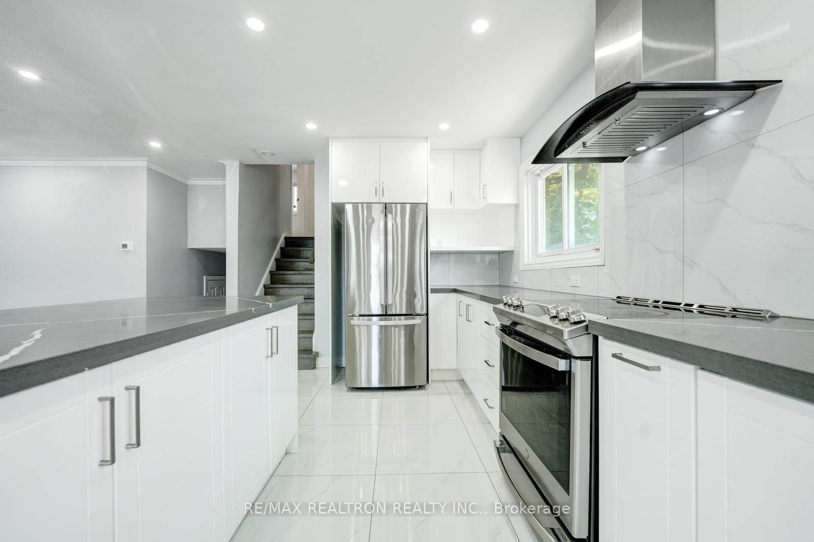 43 Lindylou Road • Toronto, ON photo 10