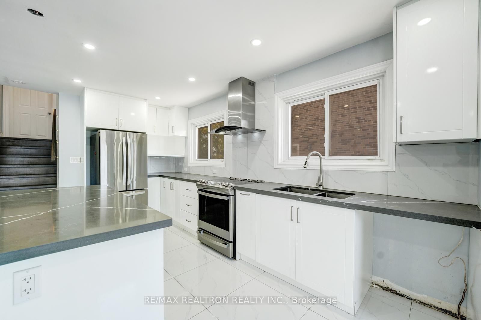 43 Lindylou Road • Toronto, ON photo 13