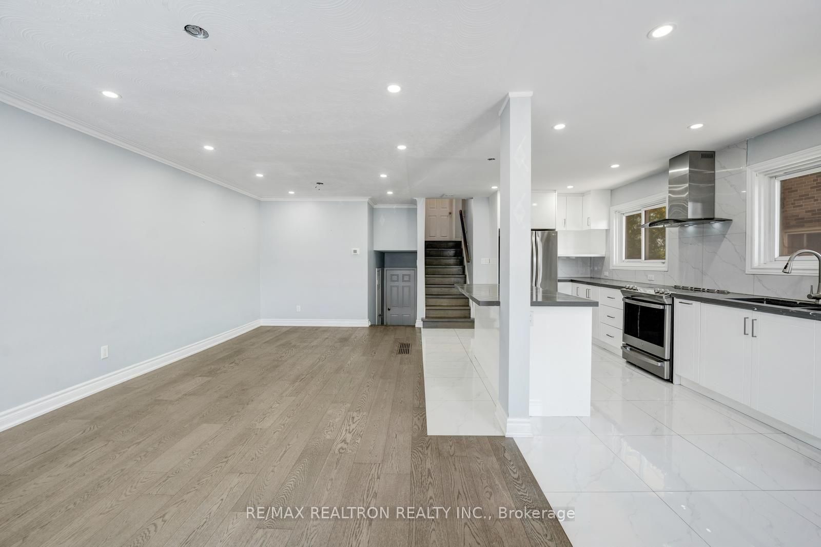 43 Lindylou Road • Toronto, ON photo 17