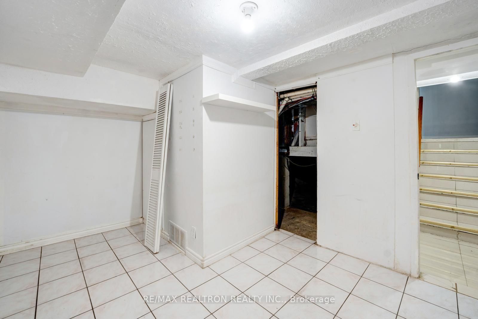 43 Lindylou Road • Toronto, ON photo 45