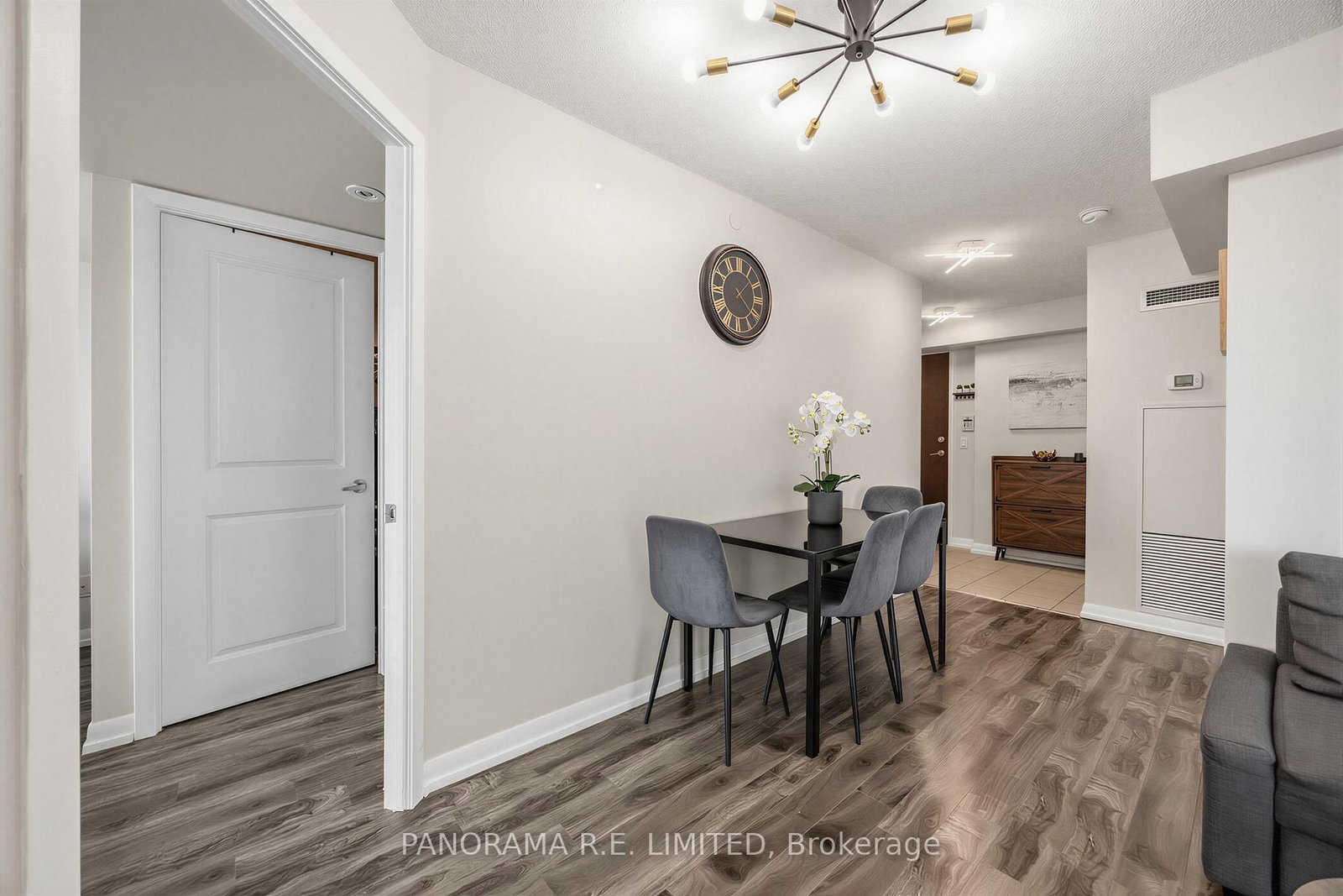 215 Sherway Gardens Road • #807 • Toronto, ON photo 5