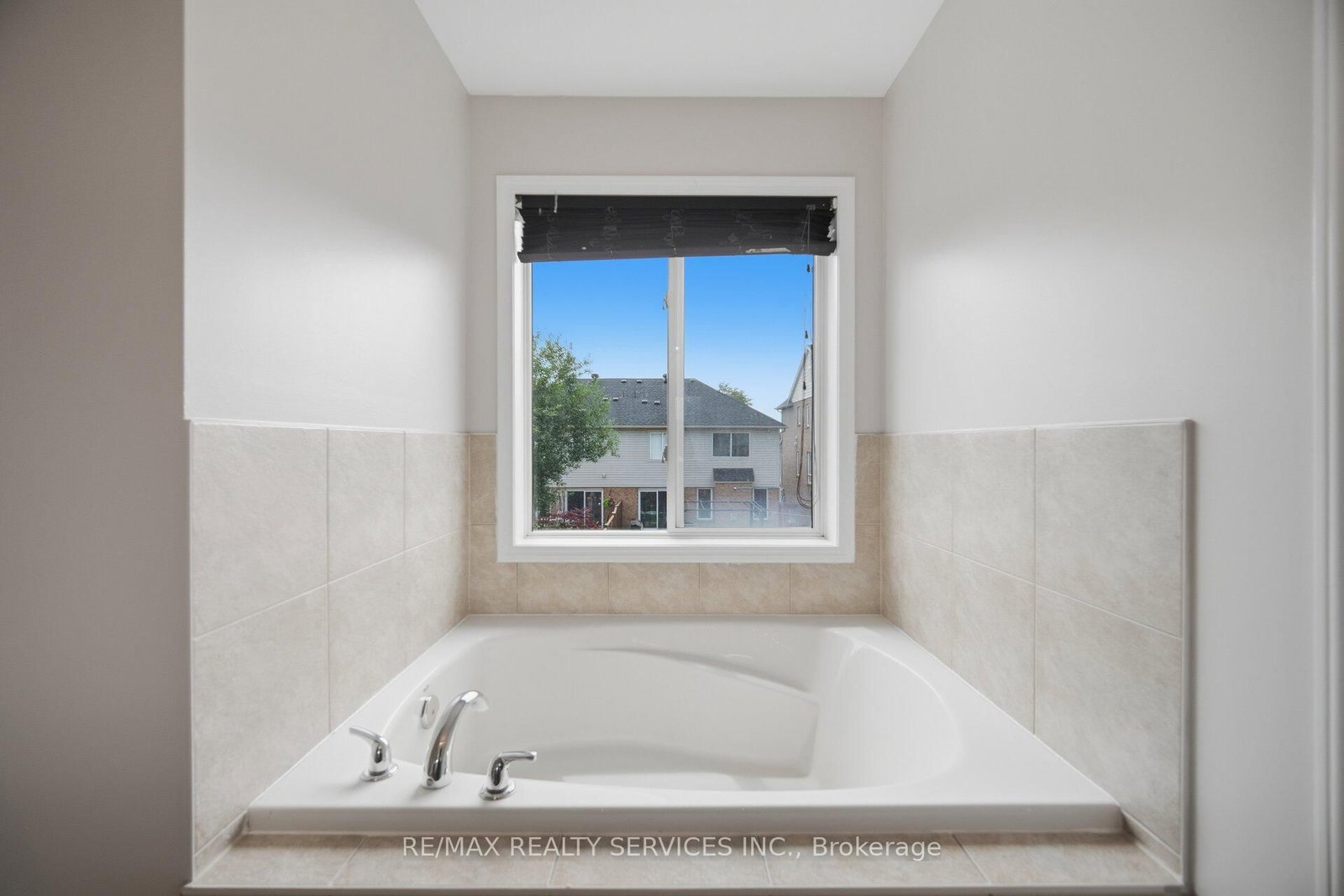 9 Ollie Avenue • Brampton, ON photo 27