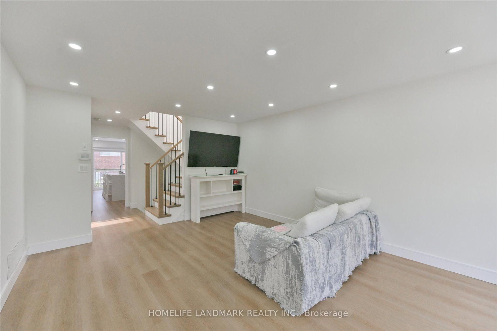 5415 Rochelle Way • Mississauga, ON photo 4