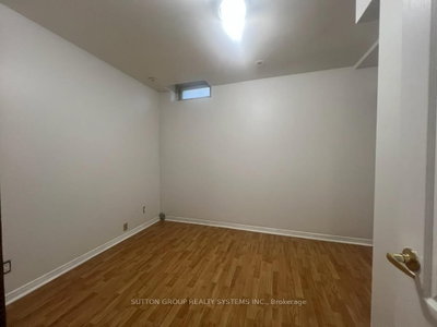 435 Hensall Mississauga,ON L5A 4P1 — Photo 22