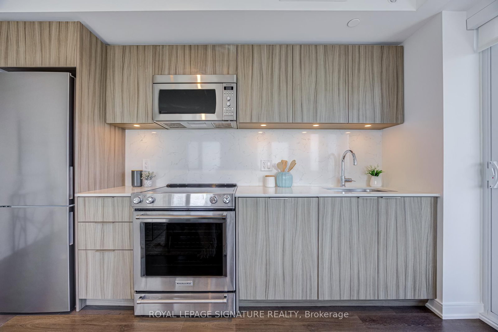 30 Samuel Wood Way • #2008 • Toronto, ON photo 3