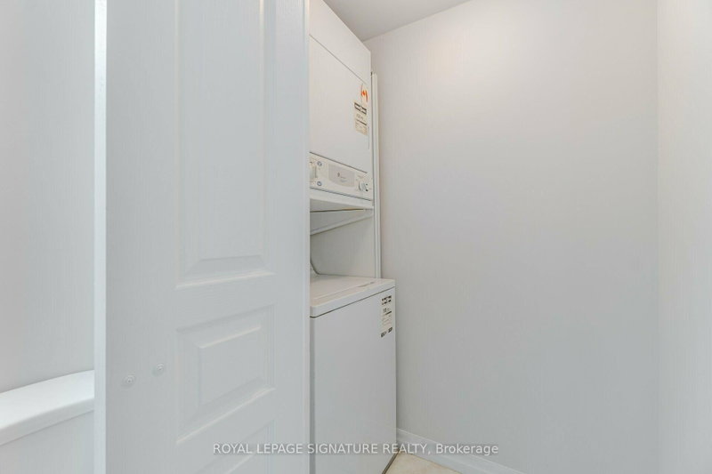3939 Duke Of York Mississauga,ON L5B 4N2 — Photo 17