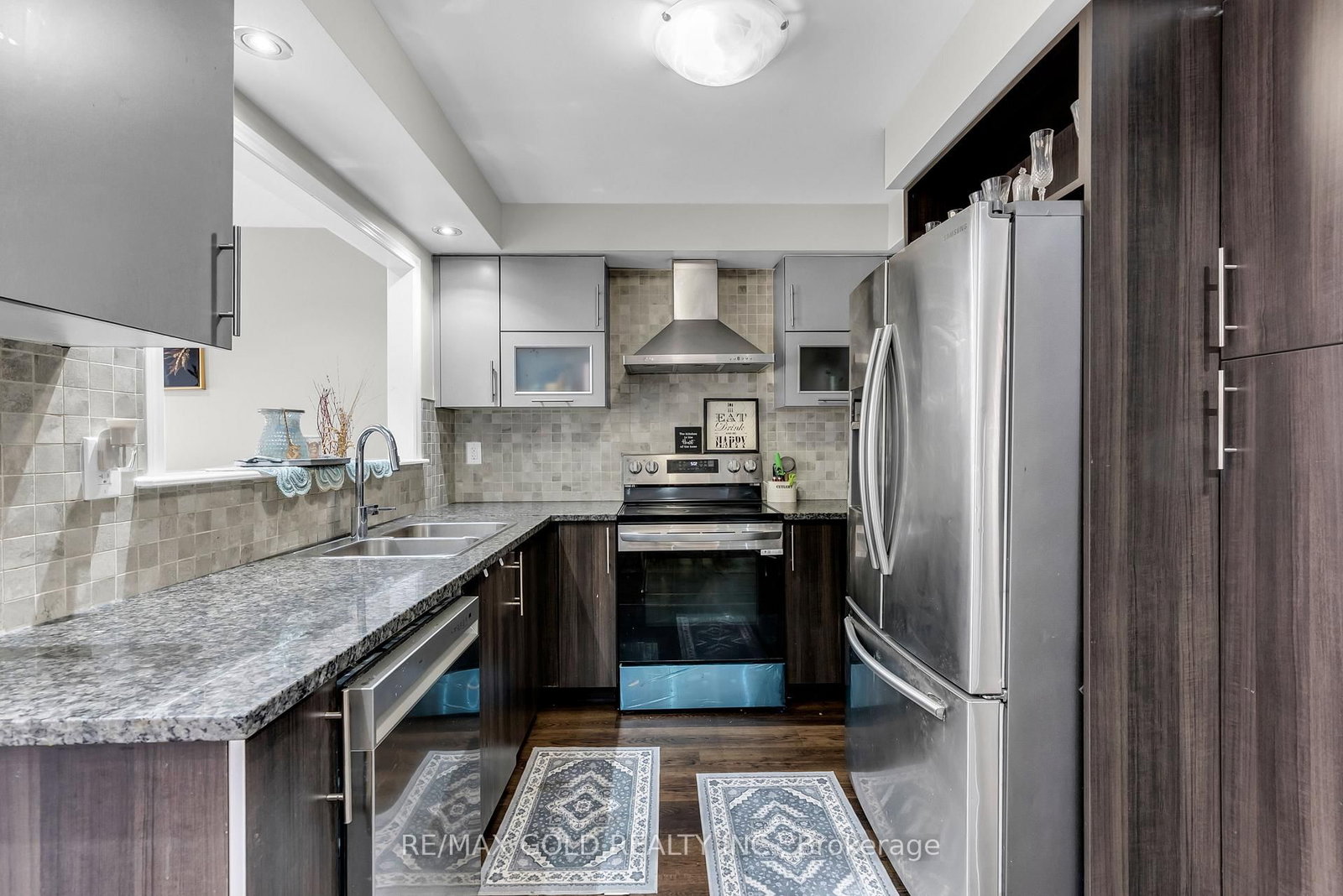 486 Queen Mary Drive • Brampton, ON photo 10