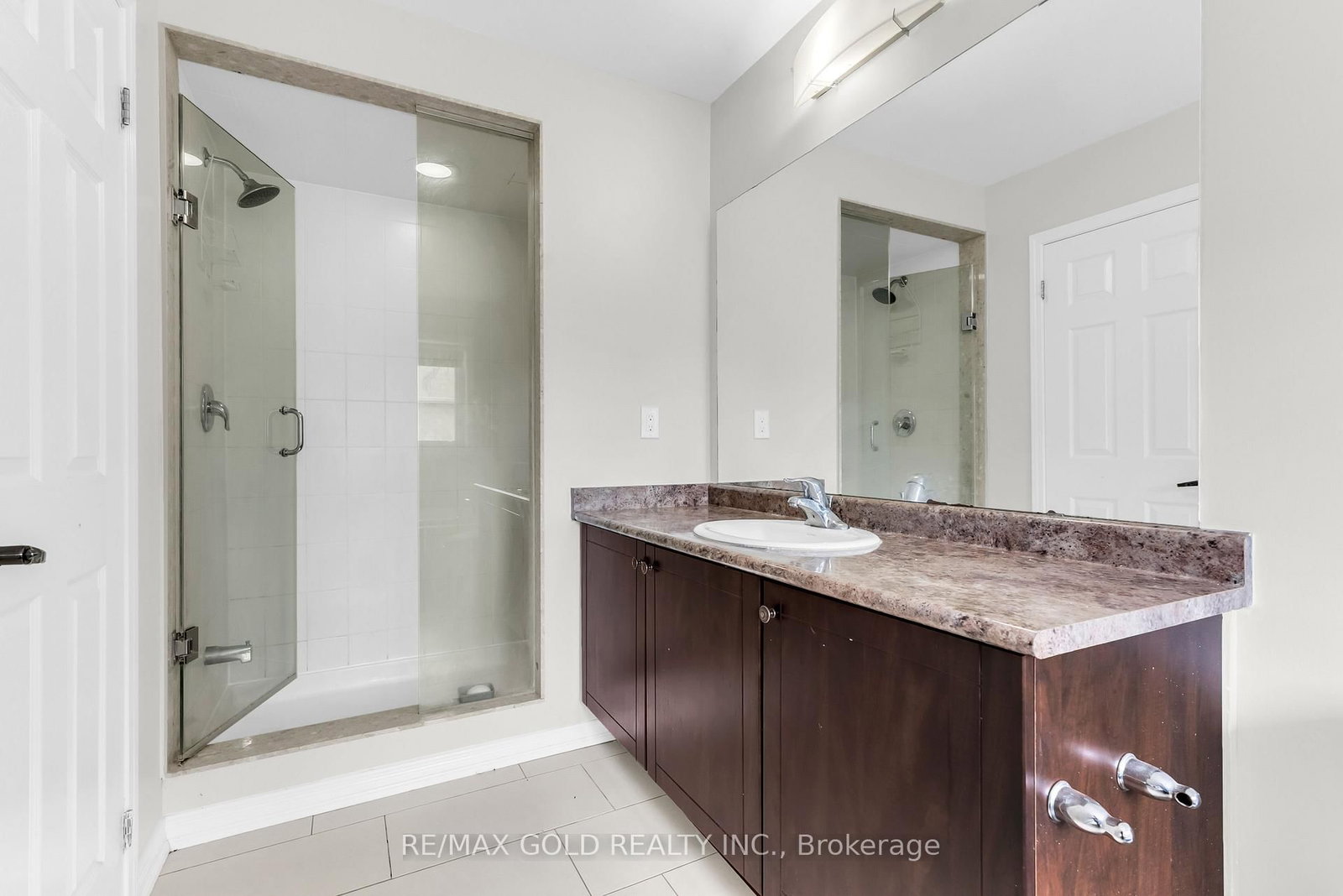 486 Queen Mary Drive • Brampton, ON photo 16
