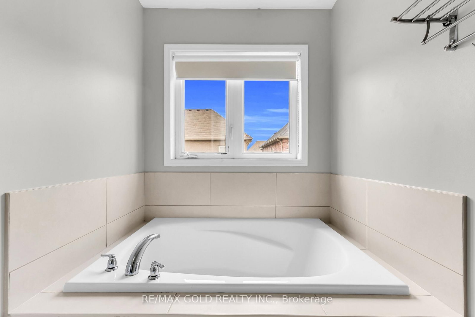 486 Queen Mary Drive • Brampton, ON photo 17